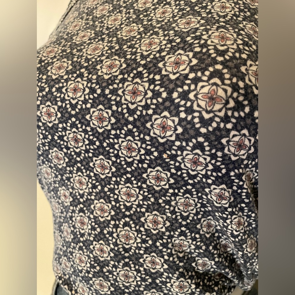 Geometric Patterned Tank Top - Picture 3 of 3